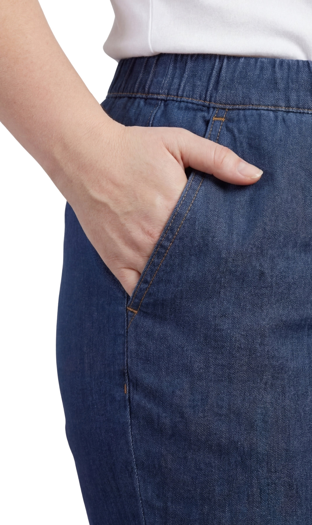 Women's Lightweight Pull-On Denim Jeans with Elastic Waist