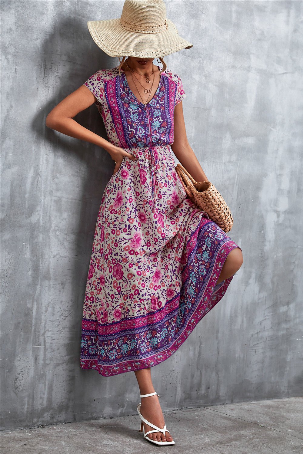 V-Neck Maxi Dress with Short Sleeves and Stunning Print