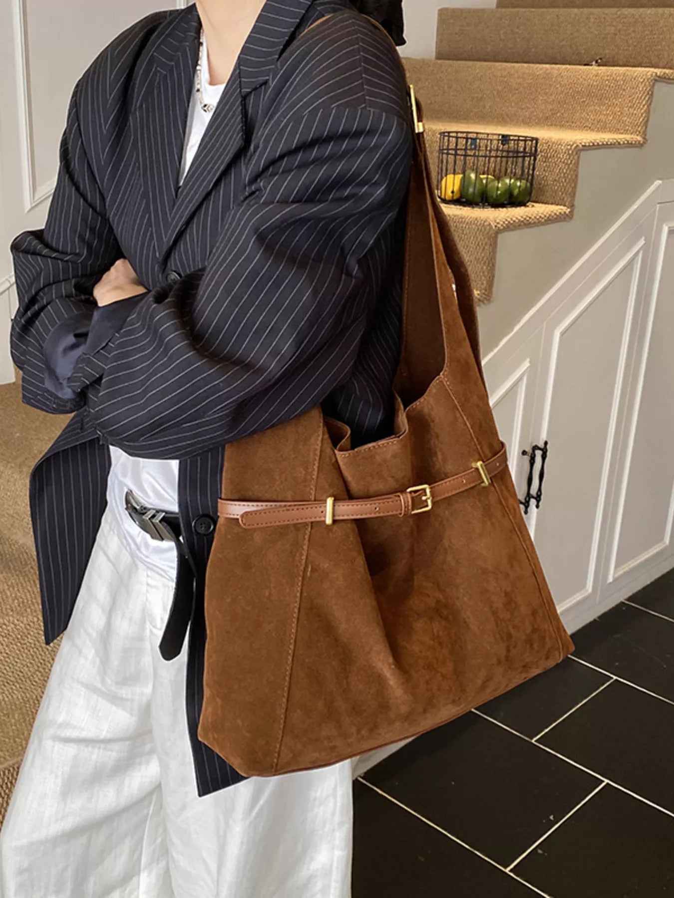 Buckle Adjustable Strap Shoulder Bag for Versatile Everyday Use