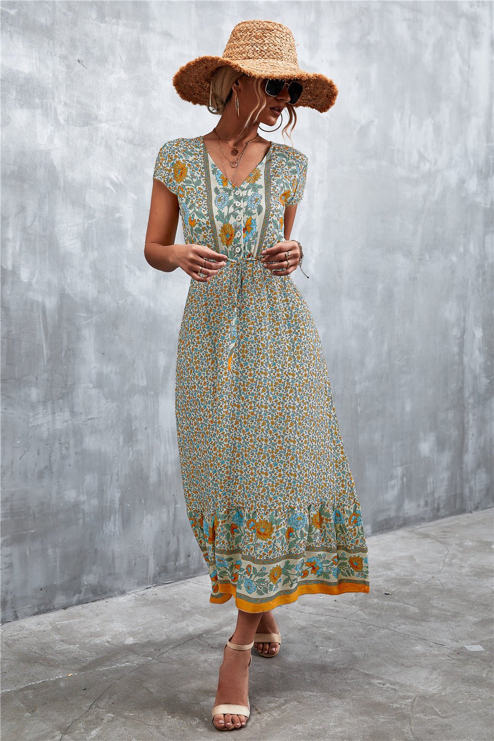 V-Neck Maxi Dress with Short Sleeves and Stunning Print