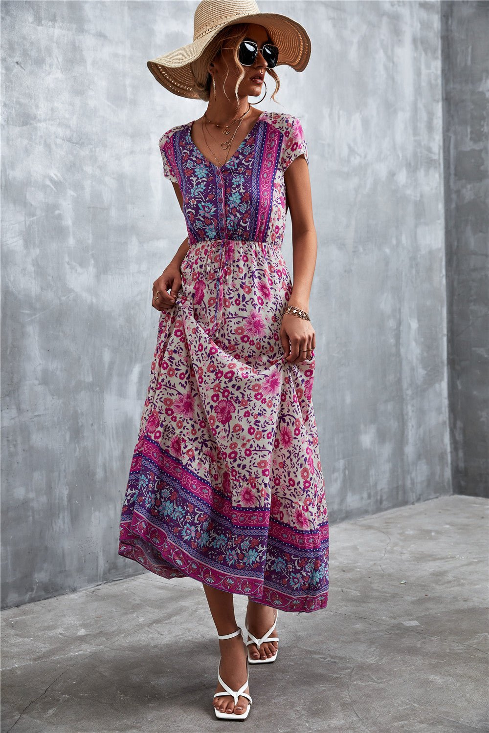 V-Neck Maxi Dress with Short Sleeves and Stunning Print