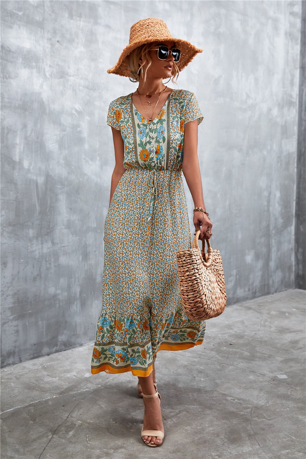 V-Neck Maxi Dress with Short Sleeves and Stunning Print
